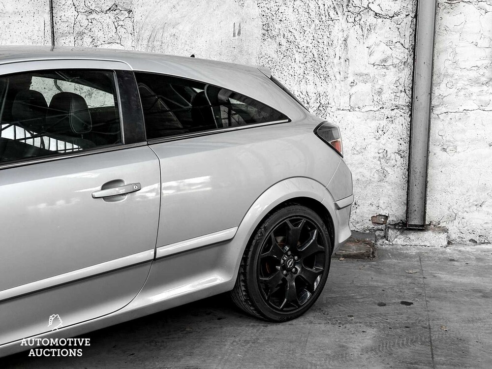 Opel Astra GTC 2.0 T OPC 2009, RB-172-H