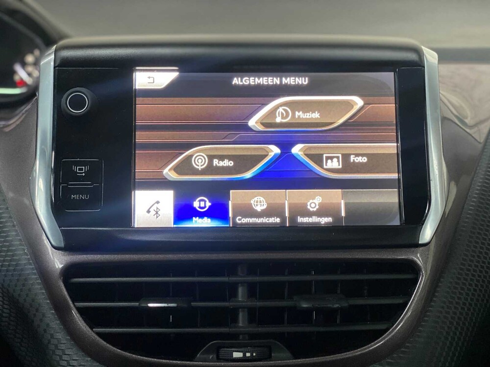 Peugeot 2008 1.2 VTi Act. Pack Pr 82hp 2014, PP-124-B