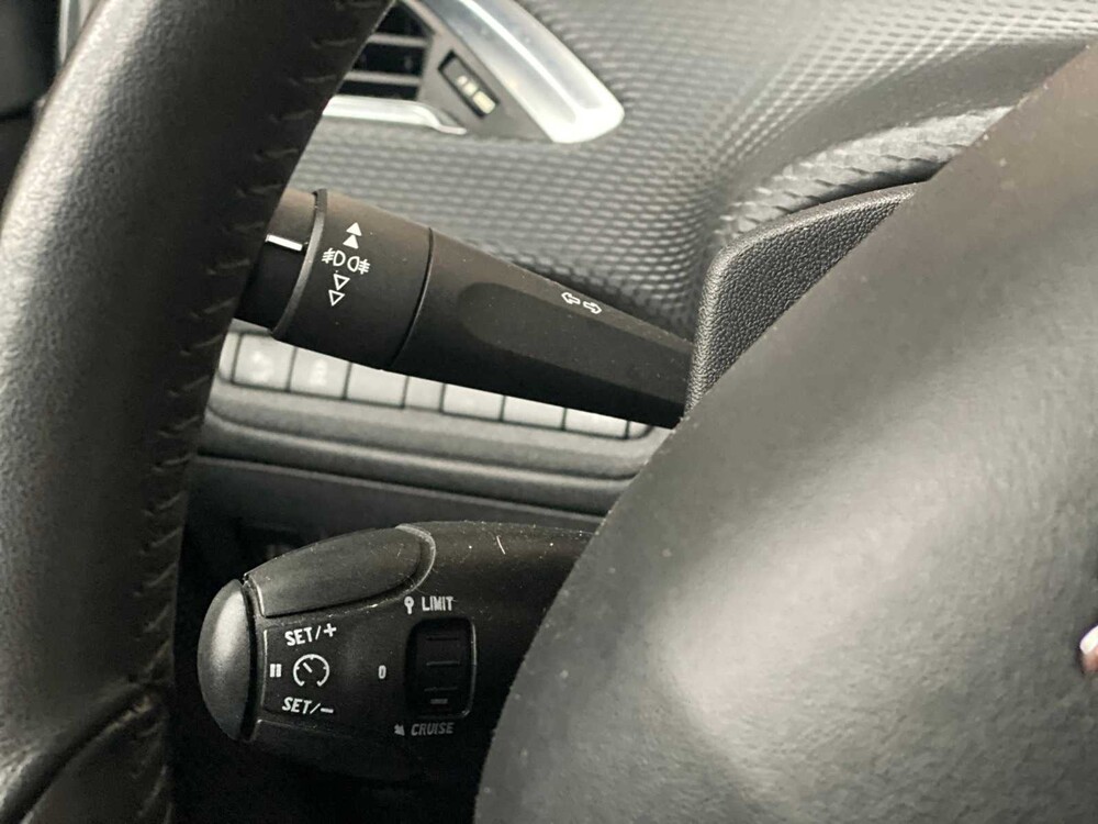 Peugeot 2008 1.2 VTi Act. Pack Pr 82hp 2014, PP-124-B