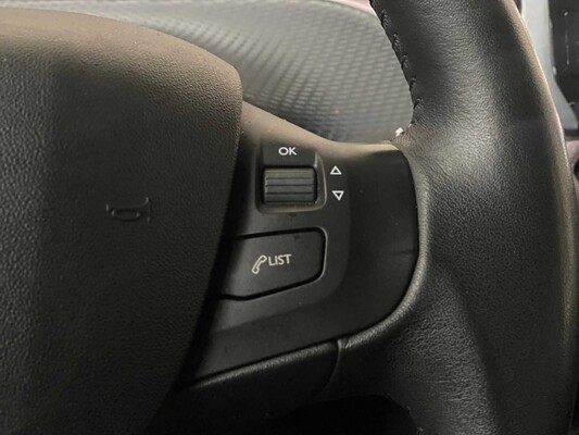 Peugeot 2008 1.2 VTi Act. Pack Pr 82pk 2014, PP-124-B