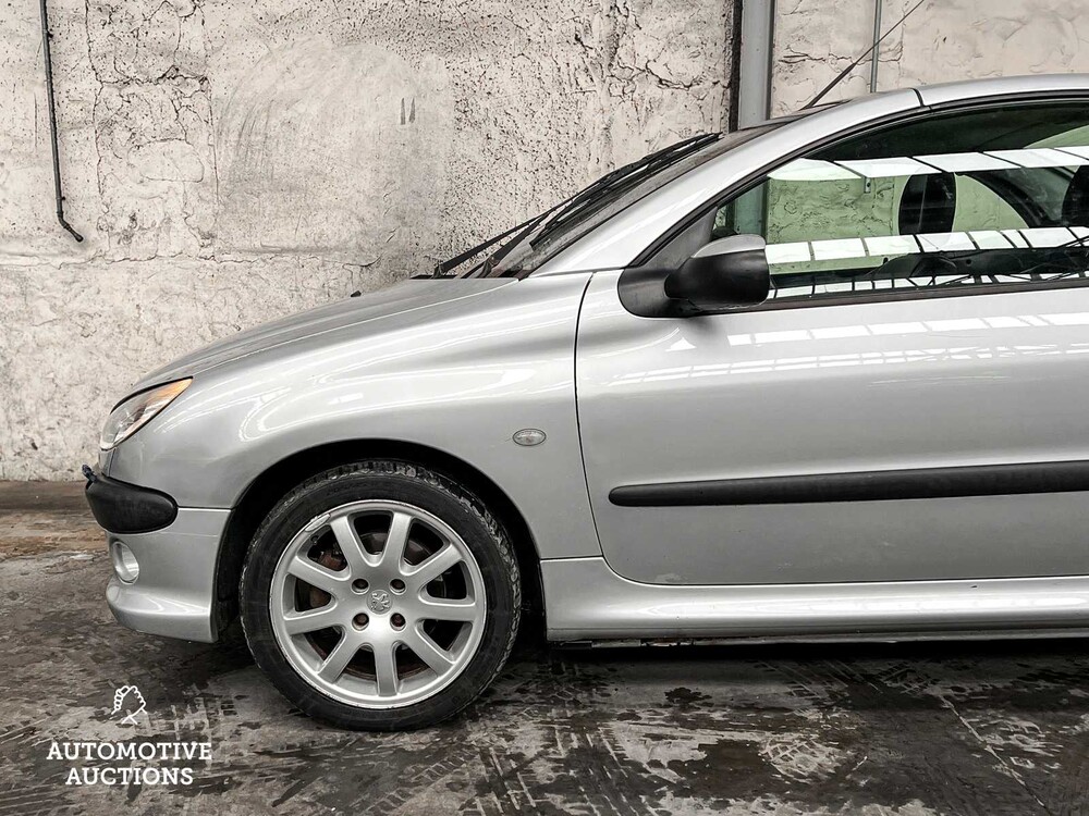 Peugeot 206 CC 2.0-16V 136hp 2002, 58-JNT-9
