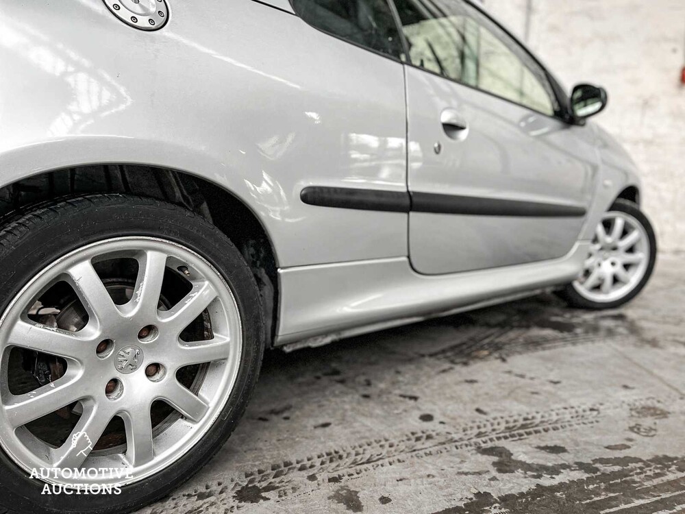 Peugeot 206 CC 2.0-16V 136hp 2002, 58-JNT-9
