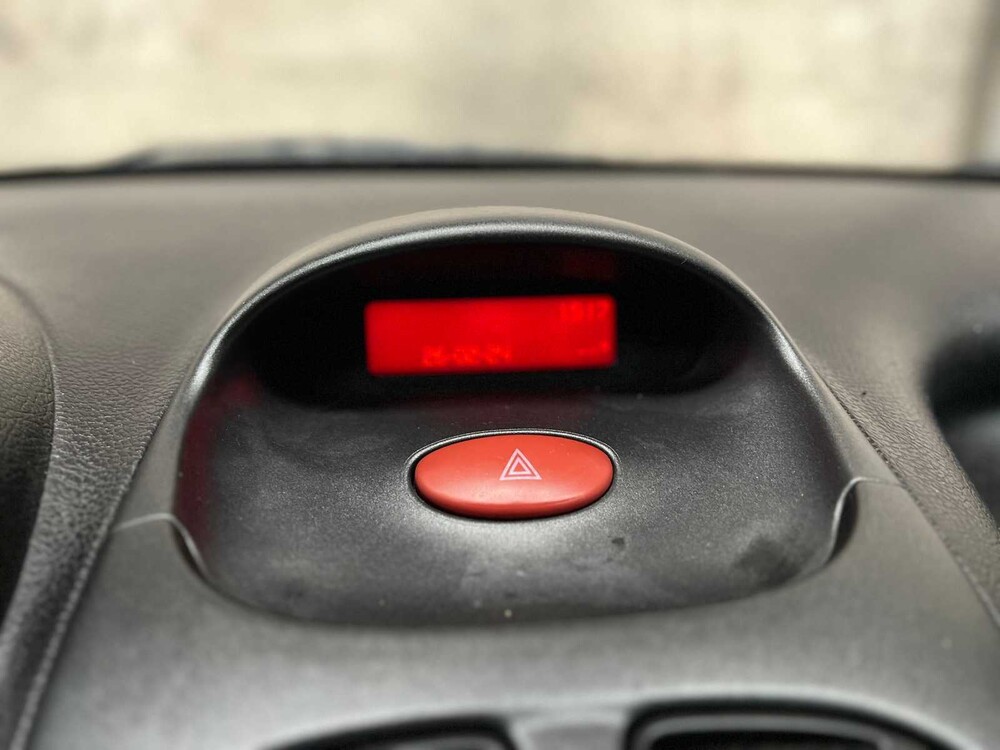 Peugeot 206 CC 2.0-16V 136hp 2002, 58-JNT-9