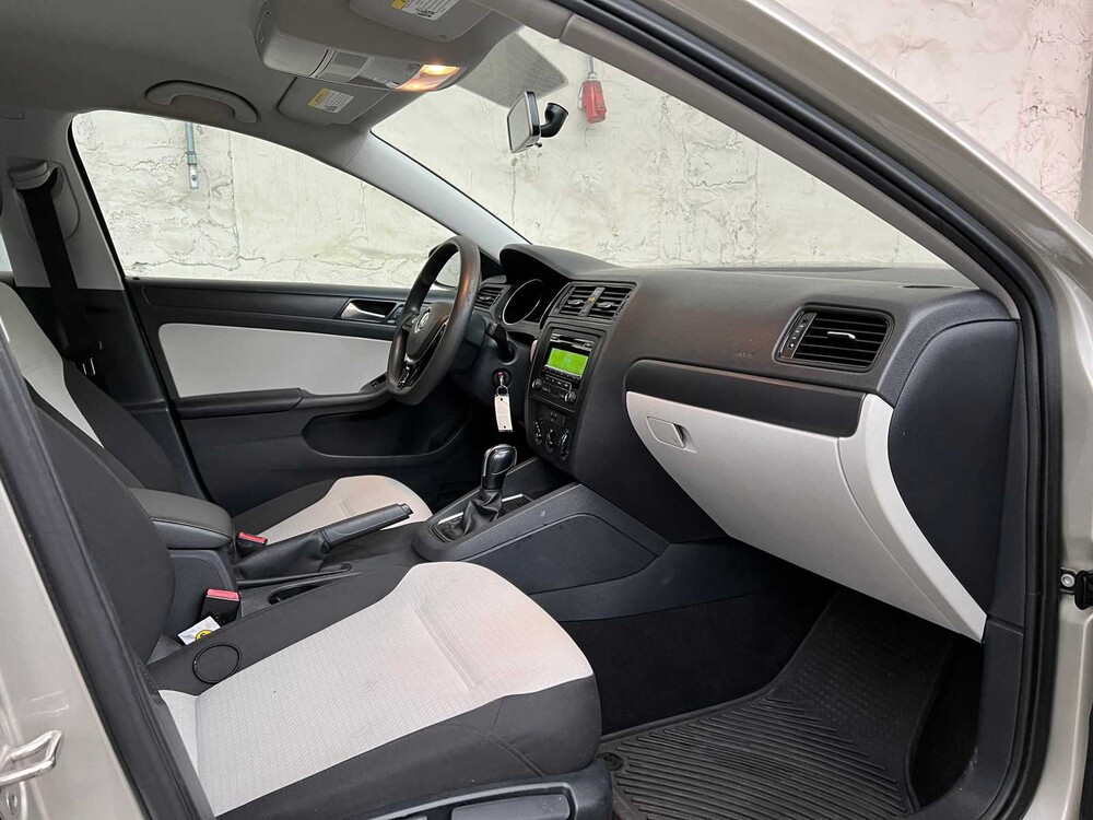 Volkswagen Jetta 2.0 S SOHC 154hp 2015