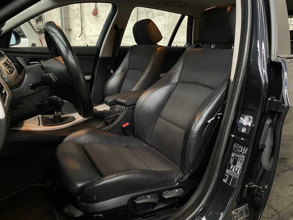 BMW 3-Serie Touring 320i High 2006 150PS ORIG-NL, 21-TL-FT