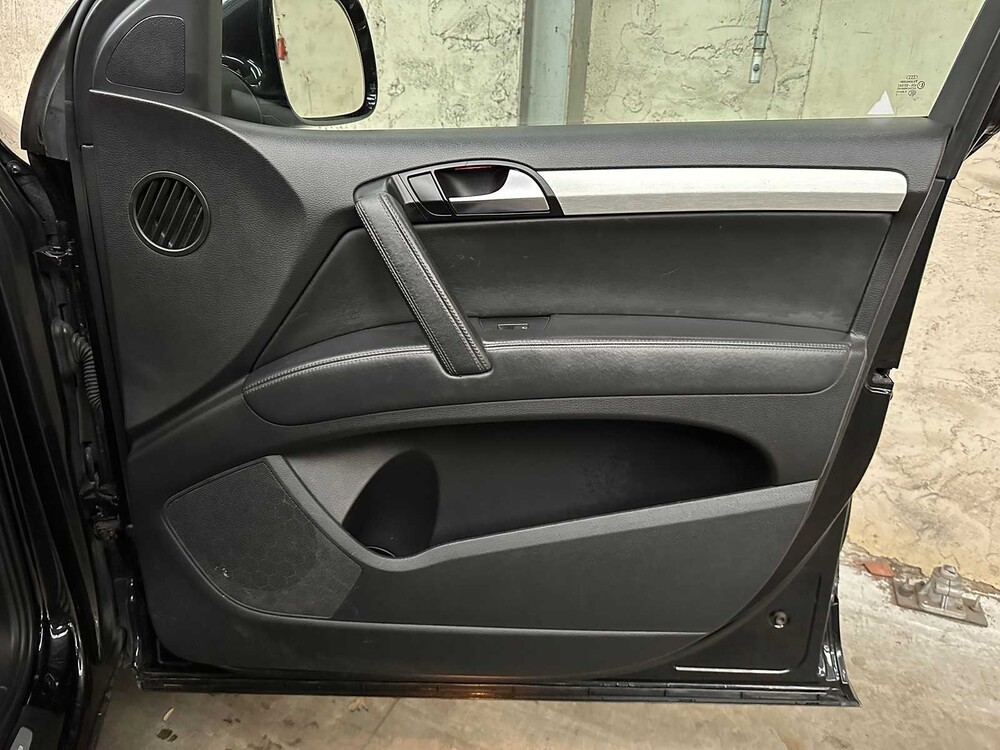 Audi Q7 TDI quattro 4.2 V8 326hp 2007, S-182-BB