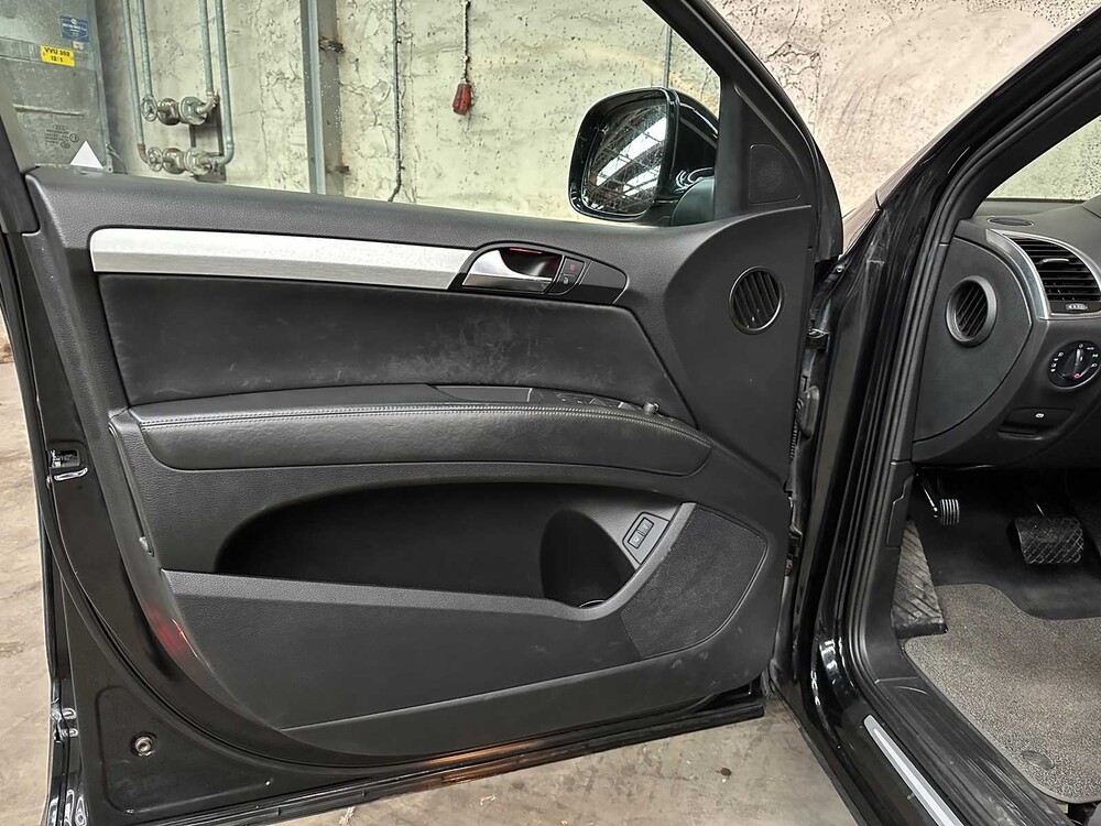 Audi Q7 TDI quattro 4.2 V8 326hp 2007, S-182-BB