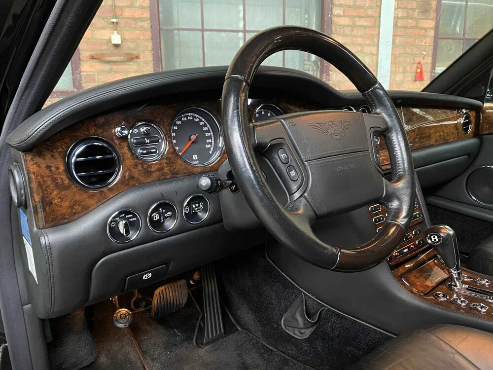 Bentley Arnage 6.8 V8 T 457PS (Facelift) 457PS 2006 YOUNGTIMER