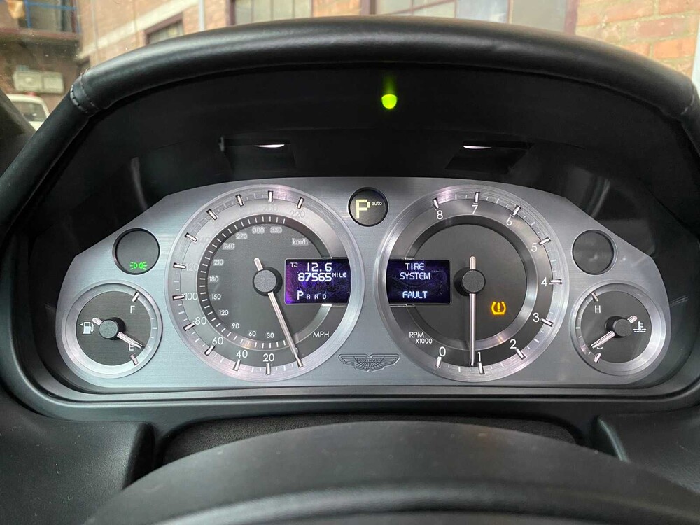 Aston Martin DB9 Cabriolet 5.9 V12 2007 -Youngtimer-