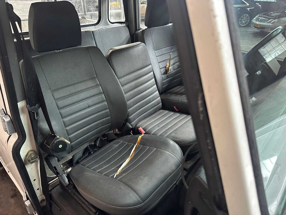 Land Rover Defender 2.5 TD5 130