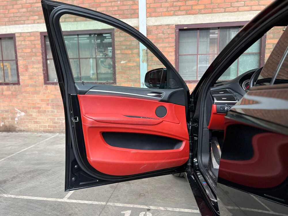 BMW X6M 4.4 V8 555hp 2011