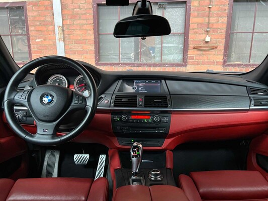 BMW X6M 4.4 V8 555pk 2011