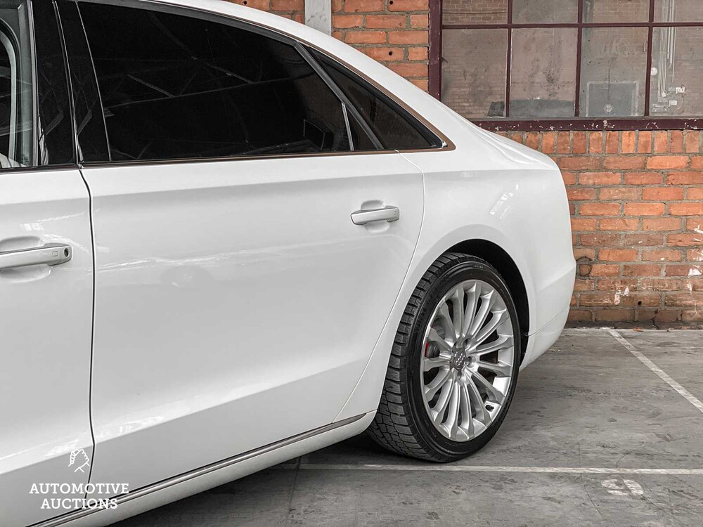 Audi A8 Long 6.3 W12 Quattro 500hp 2012