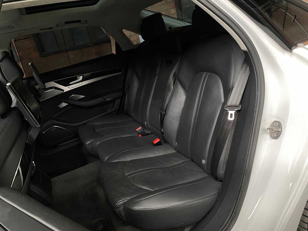 Audi A8 Long 6.3 W12 Quattro 500hp 2012