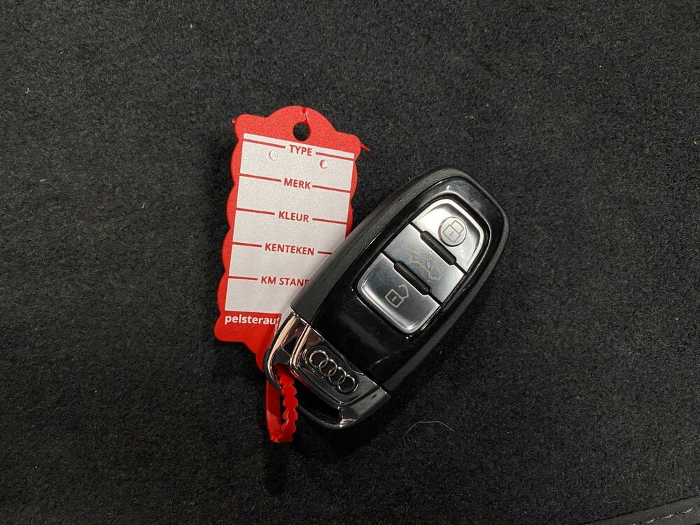 Audi A8 Long 6.3 W12 Quattro 500hp 2012