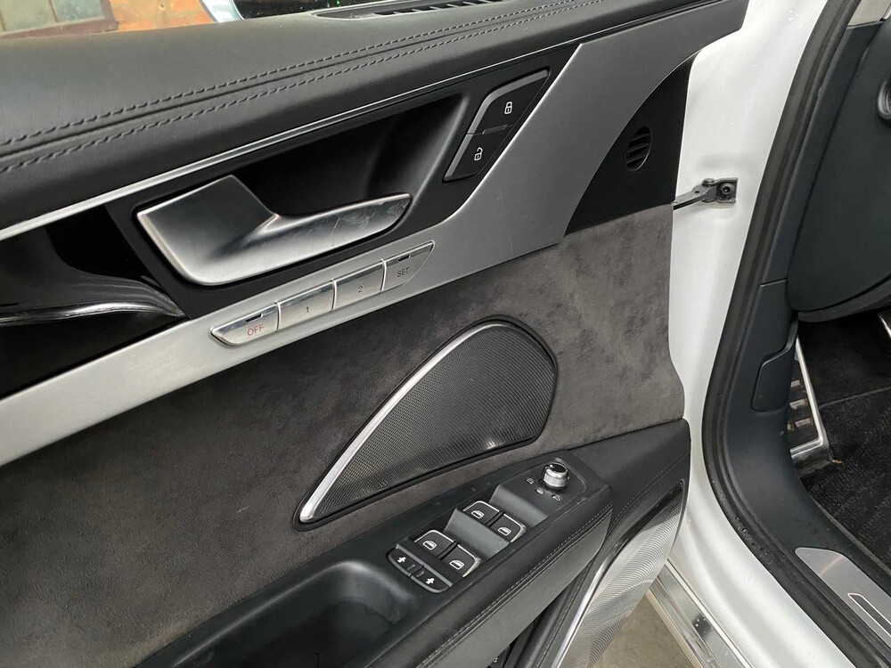 Audi A8 Long 6.3 W12 Quattro 500hp 2012