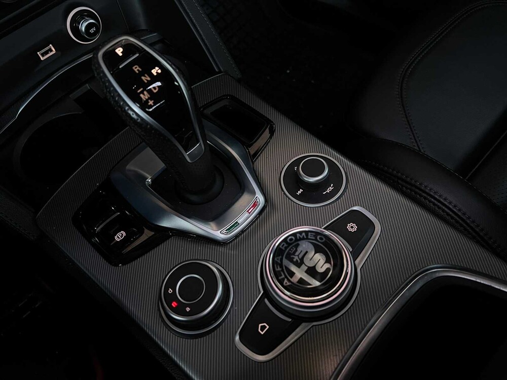 Alfa Romeo Stelvio VELOCE 2.0T AWD 280hp 2020, S-517-SK