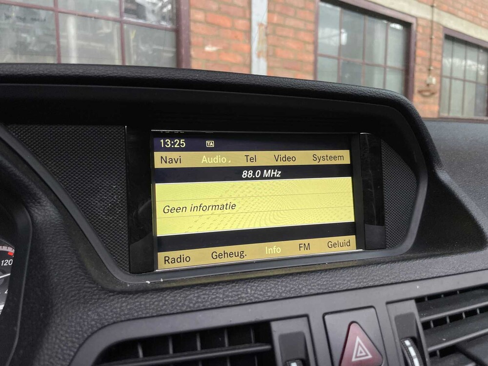 Mercedes-Benz E350 Cabriolet 3.5 V6 CGI Avantgarde 7G-Tronic Plus 306hp 2012 E-class, R-976-XF