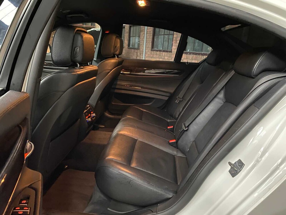 BMW ActiveHybrid7 M-Sport 3.0 L6 354hp 2014