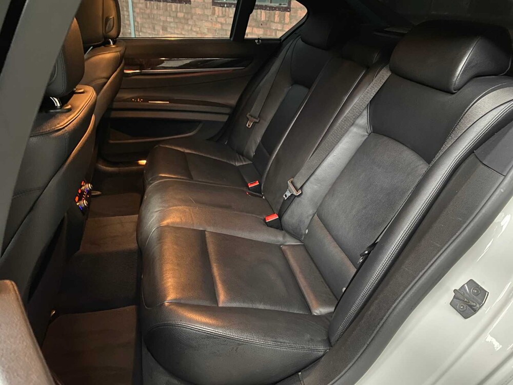 BMW ActiveHybrid7 M-Sport 3.0 L6 354hp 2014