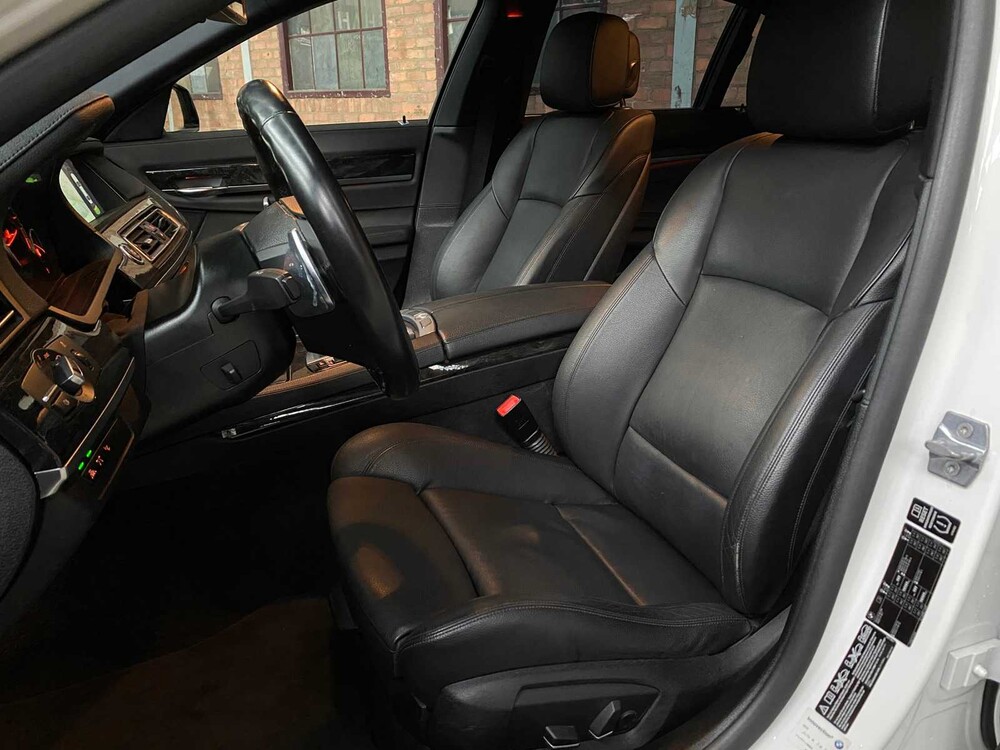 BMW ActiveHybrid7 M-Sport 3.0 L6 354hp 2014