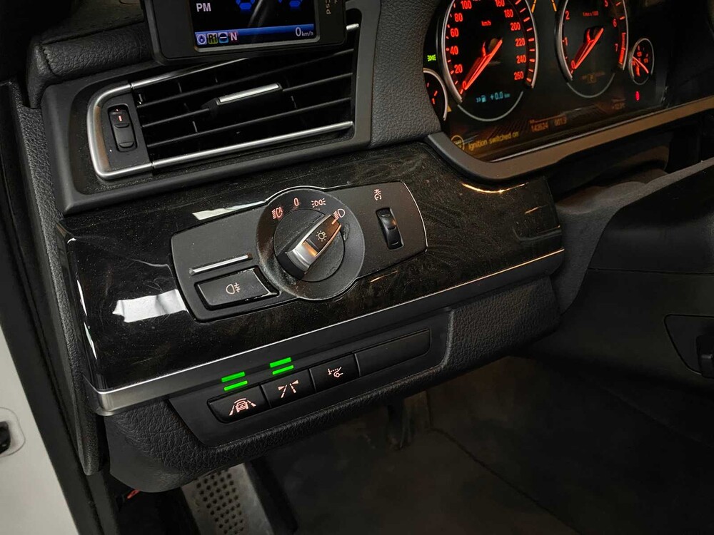 BMW ActiveHybrid7 M-Sport 3.0 L6 354hp 2014