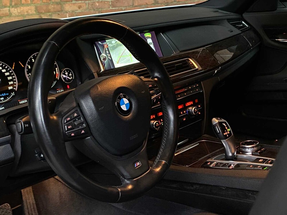 BMW ActiveHybrid7 M-Sport 3.0 L6 354hp 2014