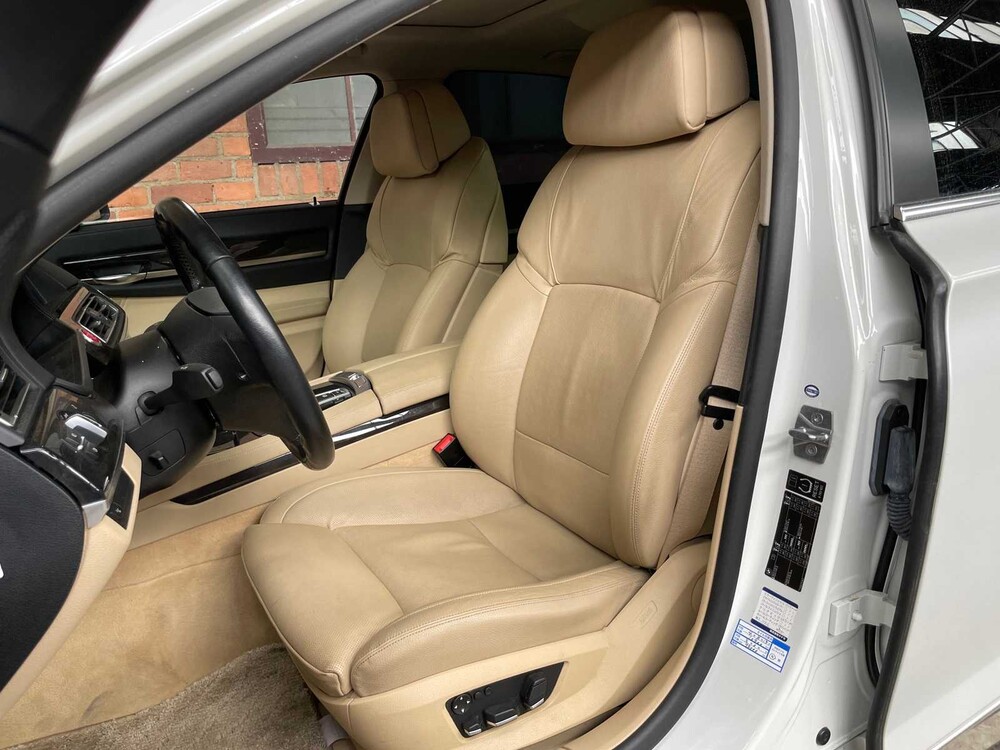 BMW ActiveHybrid 7 F04 4.4 V8 465PS 2011