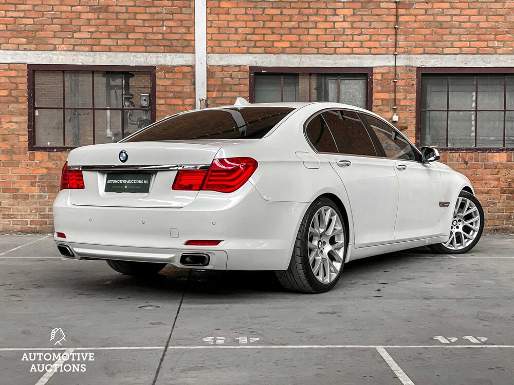 BMW ActiveHybrid 7 F04 4.4 V8 465PS 2011