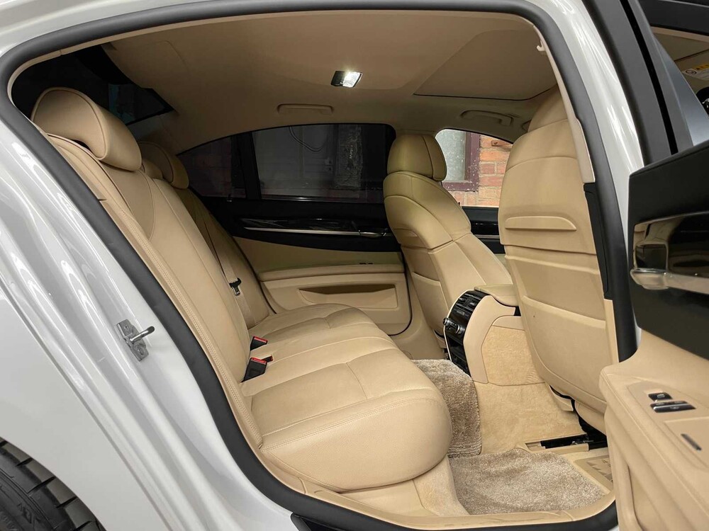 BMW ActiveHybrid 7 F04 4.4 V8 465PS 2011