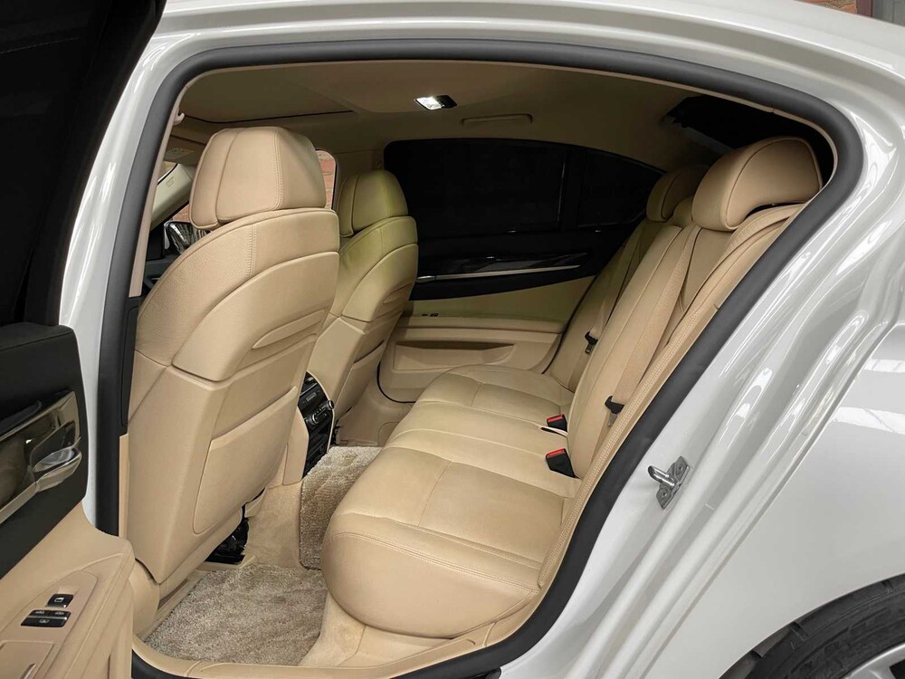 BMW ActiveHybrid 7 F04 4.4 V8 465PS 2011