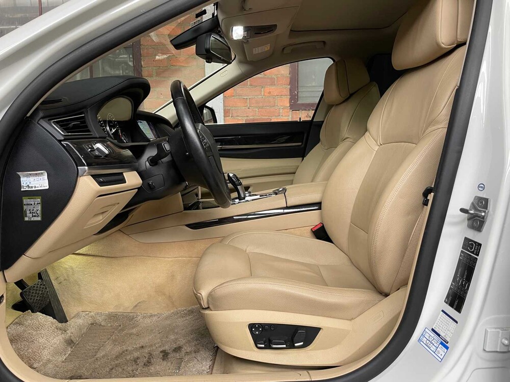 BMW ActiveHybrid 7 F04 4.4 V8 465PS 2011