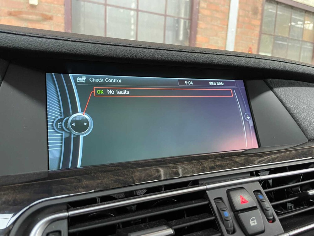 BMW ActiveHybrid 7 F04 4.4 V8 465PS 2011