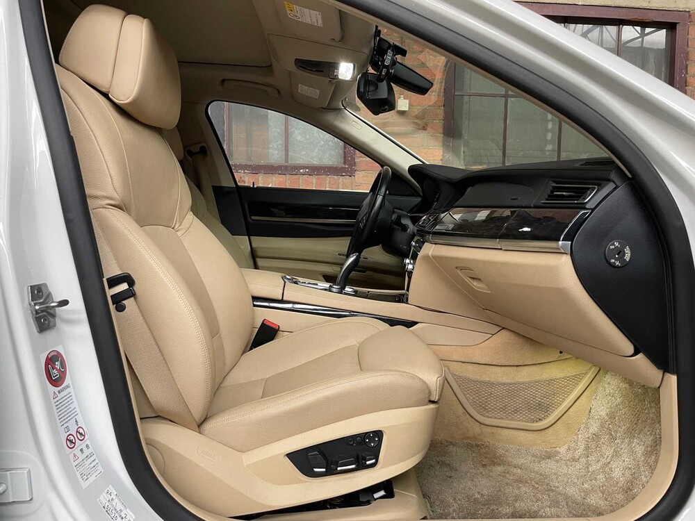 BMW ActiveHybrid 7 F04 4.4 V8 465PS 2011