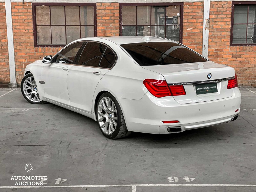 BMW ActiveHybrid 7 F04 4.4 V8 465PS 2011