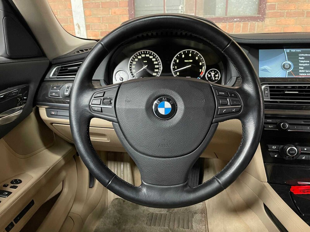 BMW ActiveHybrid 7 F04 4.4 V8 465PS 2011