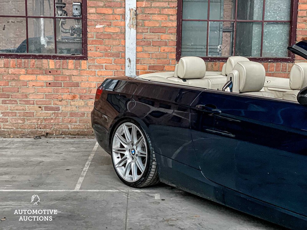 BMW 335i Cabriolet Executive E93 306hp 2008 3-Series, 86-ZD-LV -Youngtimer-