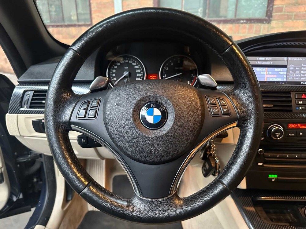 BMW 335i Cabriolet Executive E93 306hp 2008 3-Series, 86-ZD-LV -Youngtimer-