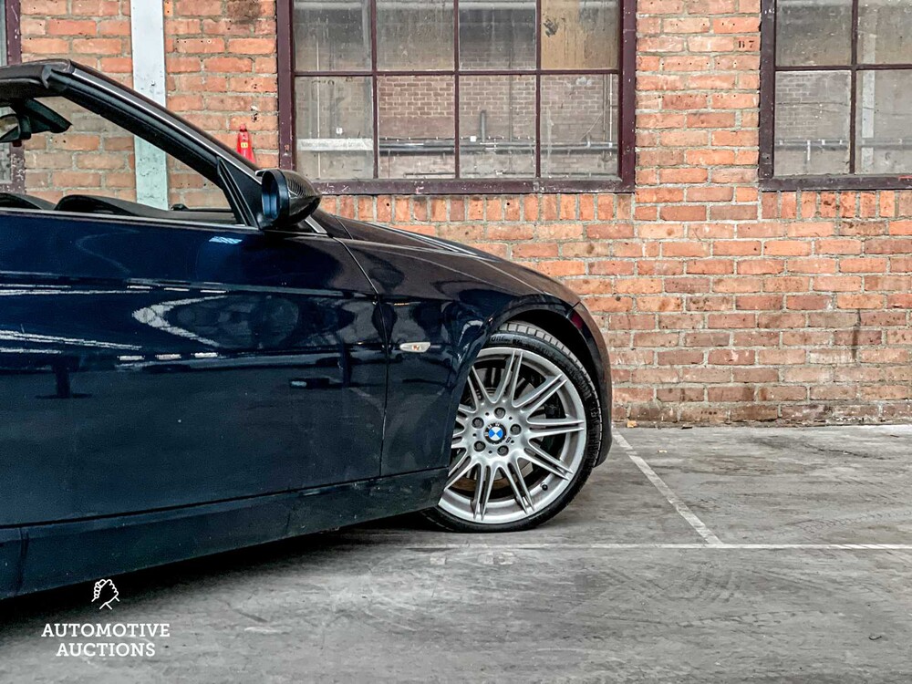 BMW 335i Cabriolet Executive E93 306hp 2008 3-Series, 86-ZD-LV -Youngtimer-