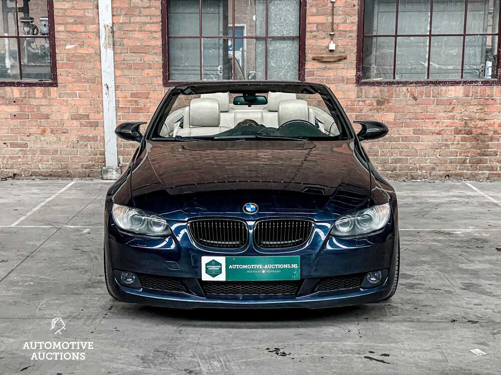 BMW 335i Cabriolet Executive E93 306hp 2008 3-Series, 86-ZD-LV -Youngtimer-