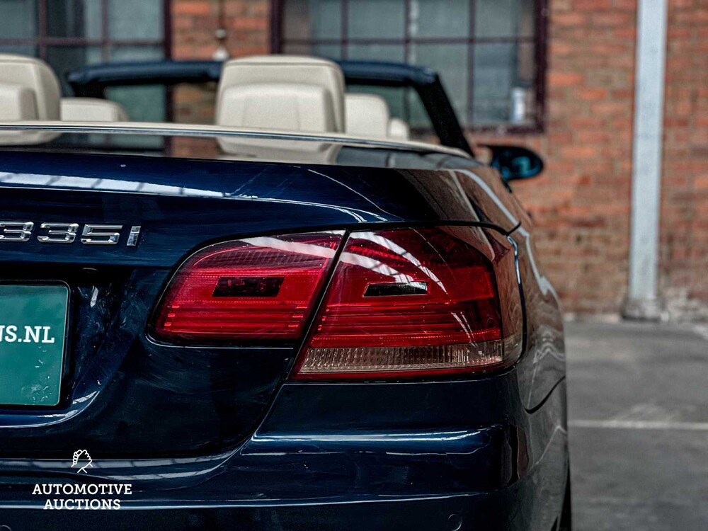 BMW 335i Cabriolet Executive E93 306hp 2008 3-Series, 86-ZD-LV -Youngtimer-