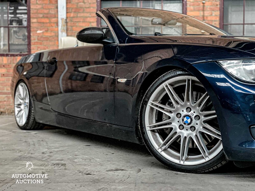BMW 335i Cabriolet Executive E93 306hp 2008 3-Series, 86-ZD-LV -Youngtimer-