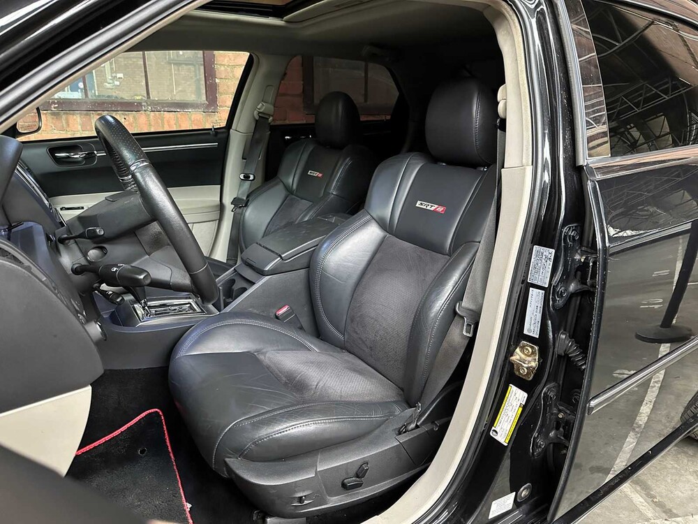 Chrysler 300C SRT8 6.1 V8 425hp 2010