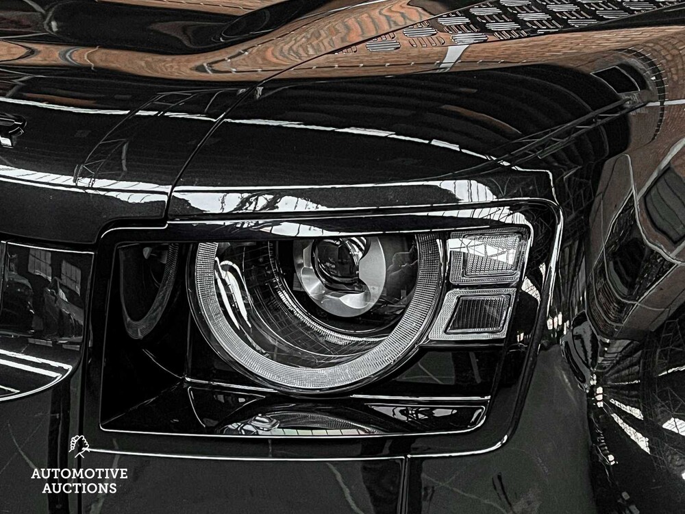 Land Rover Defender P400e SE Hybrid 404hp 2023 -Manufacturer's Warranty-