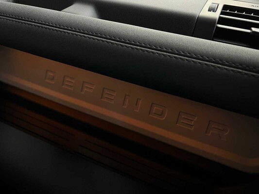 Land Rover Defender P400e SE Hybrid 404PS 2023 -Herstellergarantie-