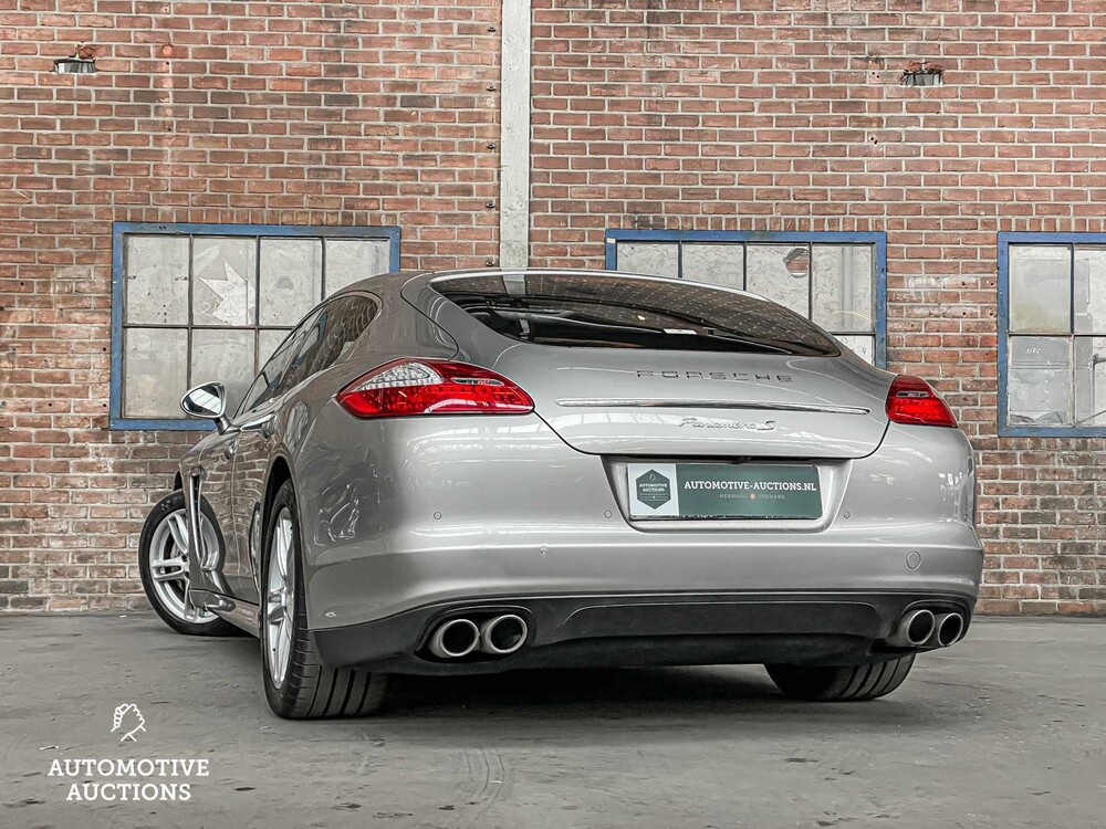 Porsche Panamera S 4.8 V8 400hp 2010