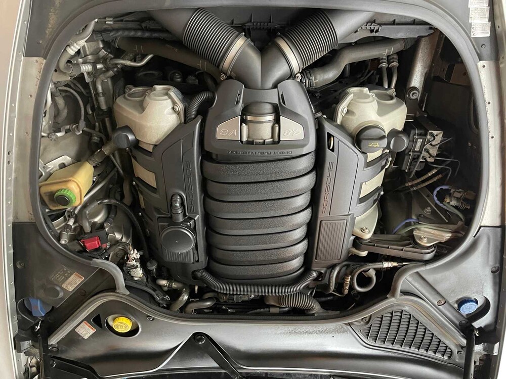 Porsche Panamera S 4.8 V8 400hp 2010