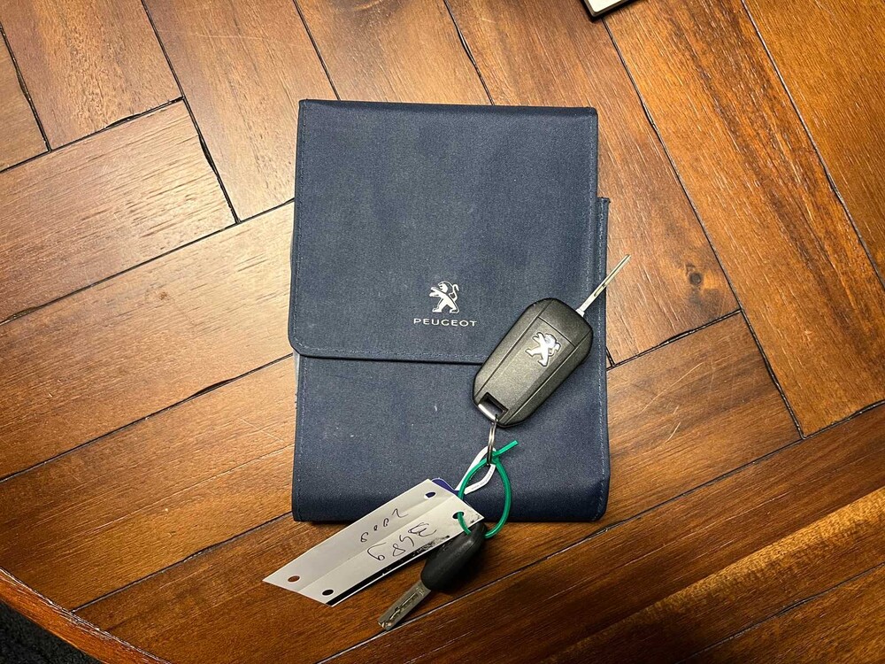 Peugeot 2008 1.2 PureTech Allure 110PS 2016 -Orig. -NL-, KB-432-R