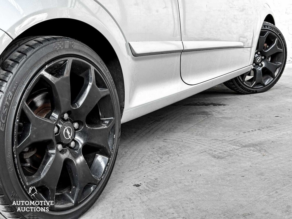 Opel Astra GTC 2.0 T OPC 2009, RB-172-H