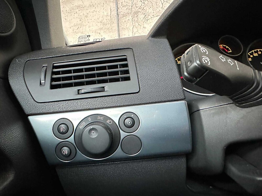 Opel Corsa 1.2 16V 111 Edition 86PS 2010 -Orig. GB-, 75-LVG-9